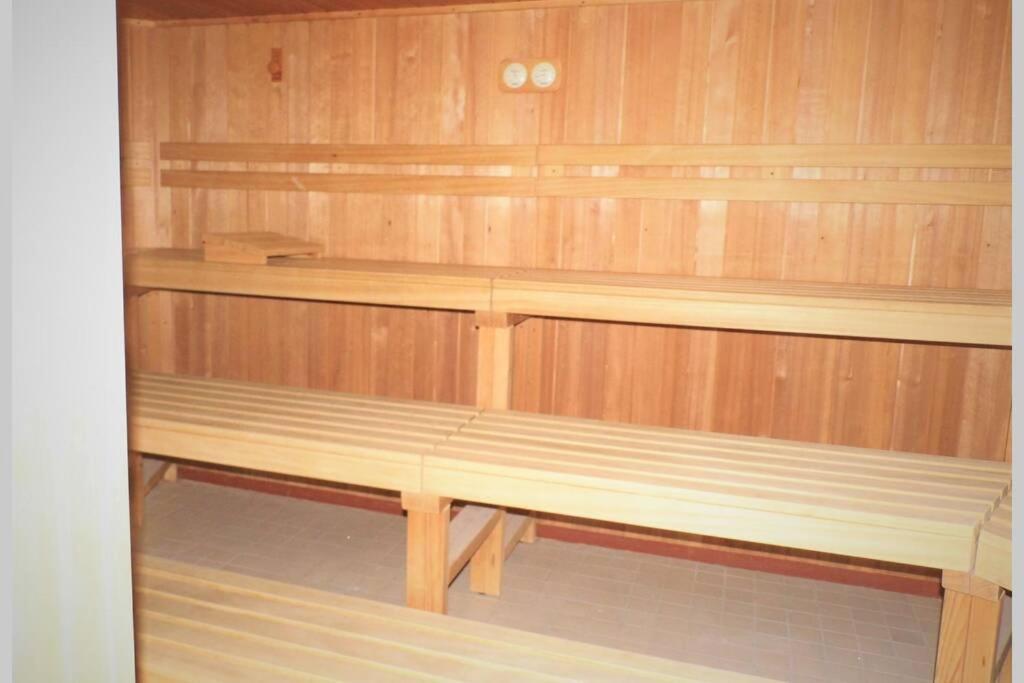 Traveloge Mit Schwimmbad Und Sauna Λίμπεκ Εξωτερικό φωτογραφία