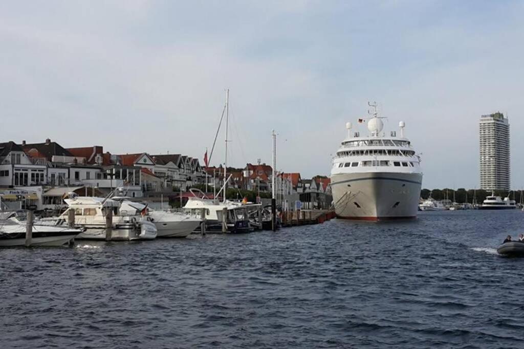 Traveloge Mit Schwimmbad Und Sauna Λίμπεκ Εξωτερικό φωτογραφία